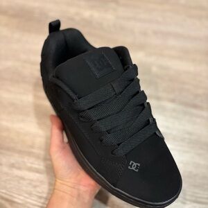 DC Men's All-Black Sneakers Mens DC Court Graffik Skate Shoe Black sz 10 US